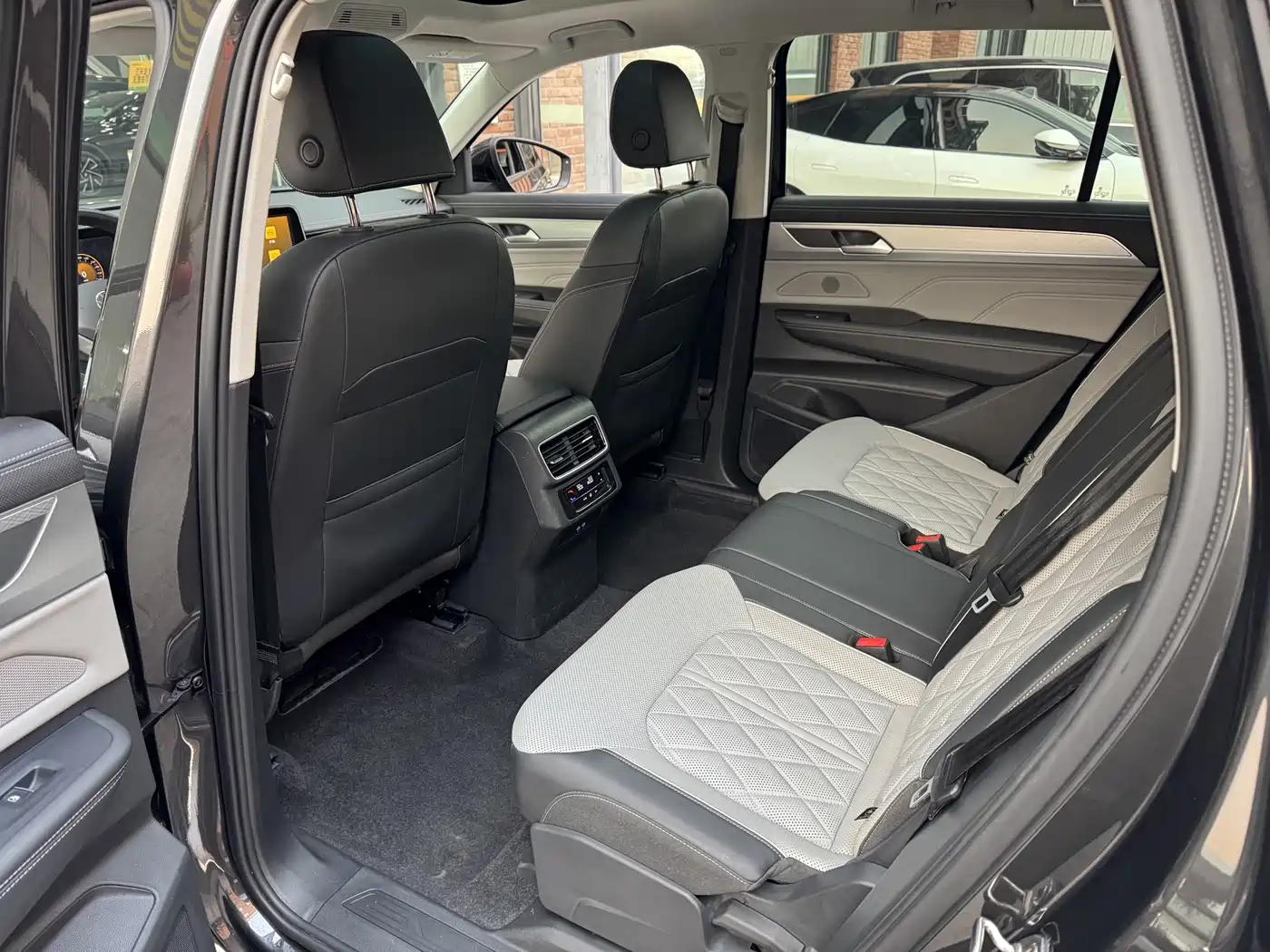 Volkswagen Talagon 2023 380TSI 4WD R-Line Touring Edition фото 9
