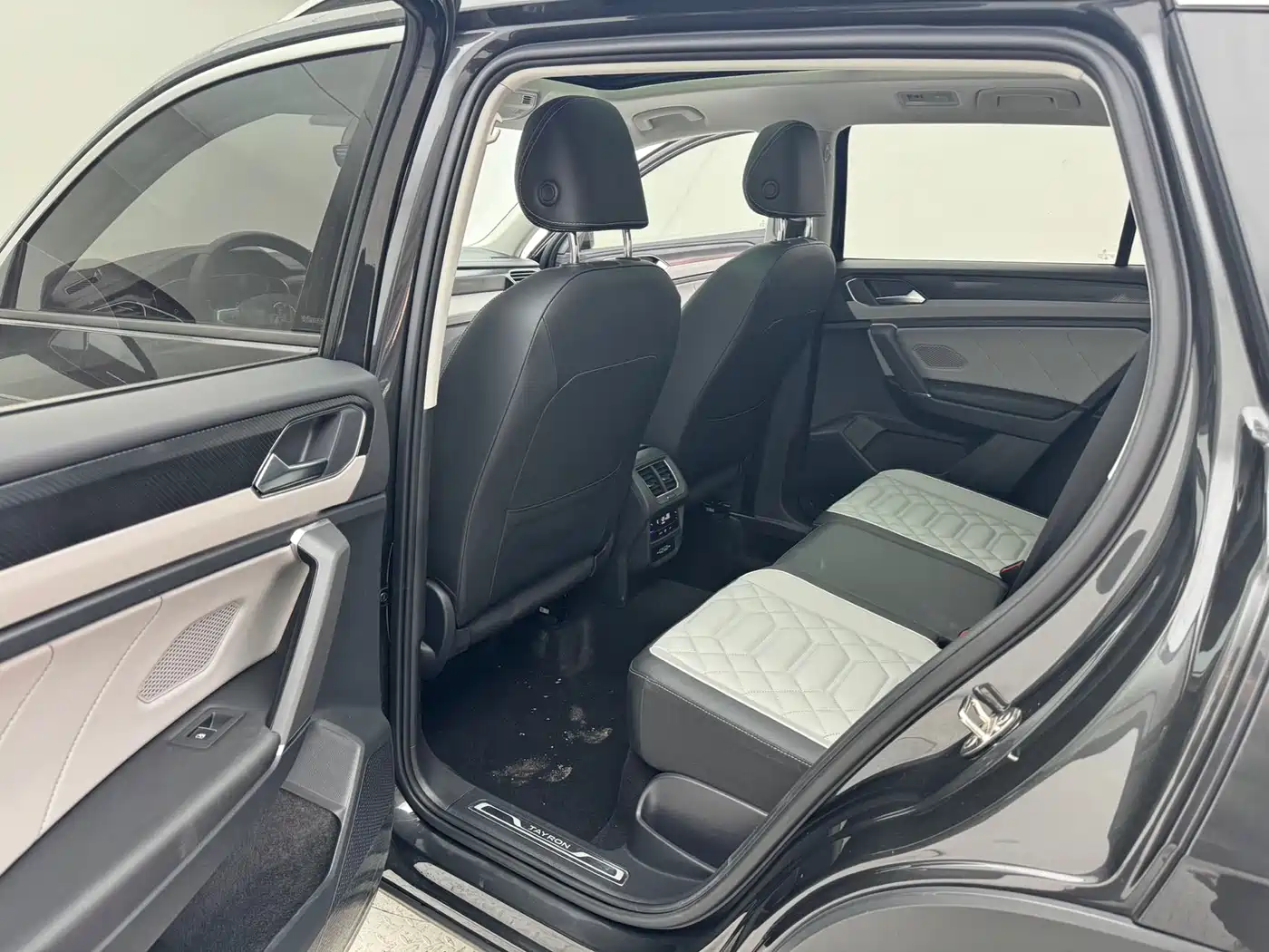 Volkswagen Tayron 2023 280TSI 2WD Luxury Plus Advanced Edition фото 20