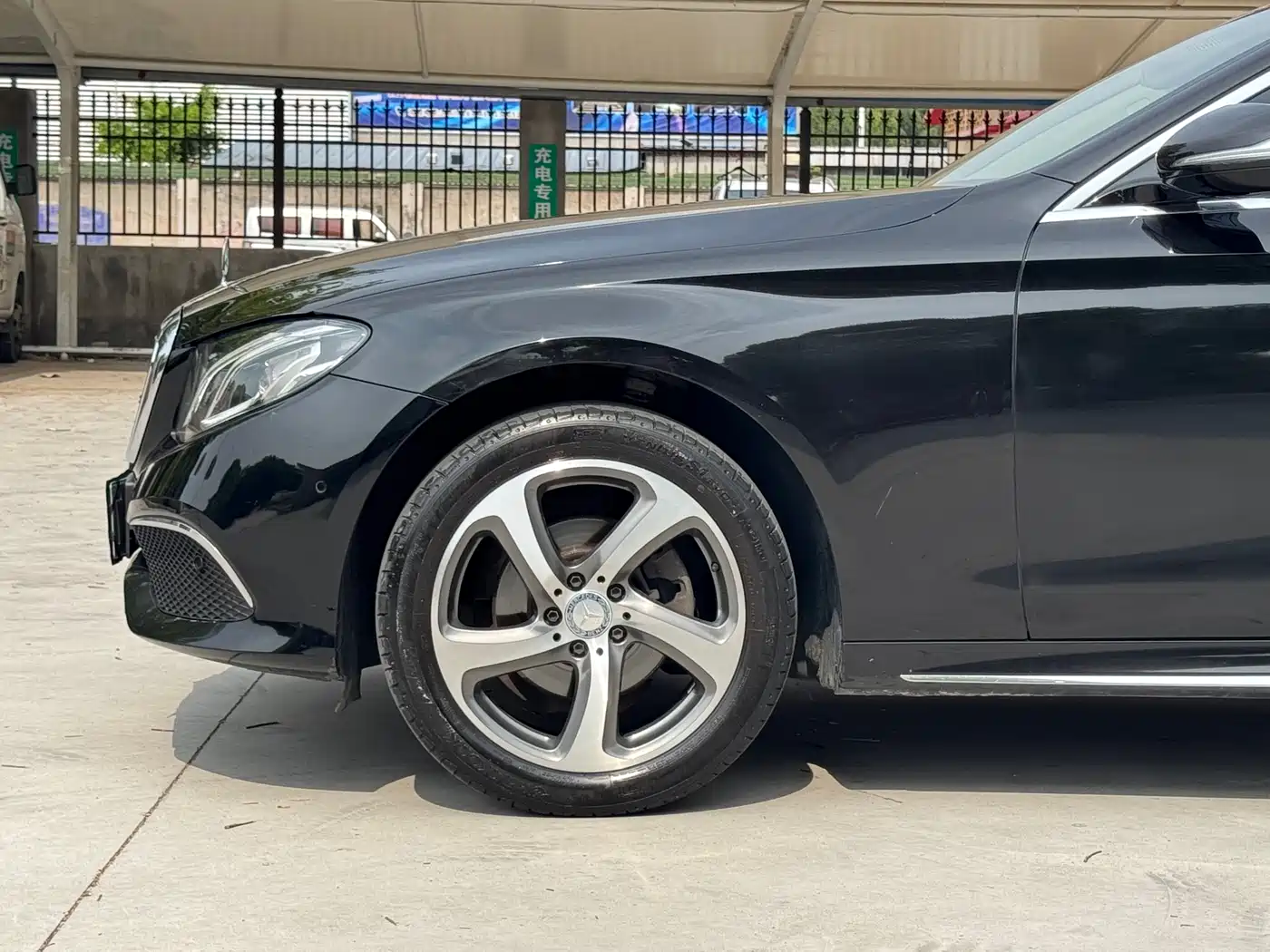 Mercedes-Benz E-Class 2016 E 200 L Sport Type фото 3
