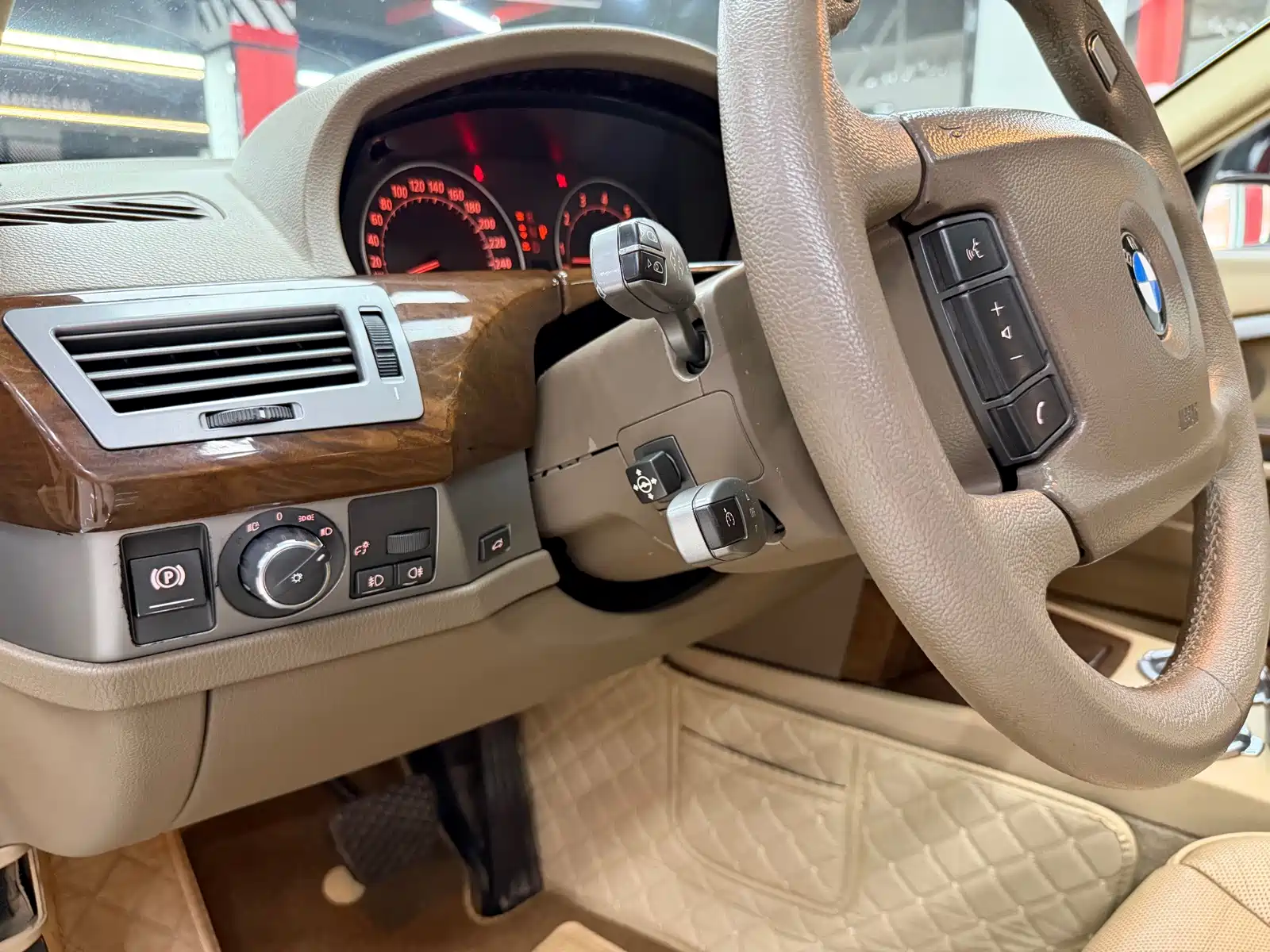 Фото 37 - BMW 7 Series