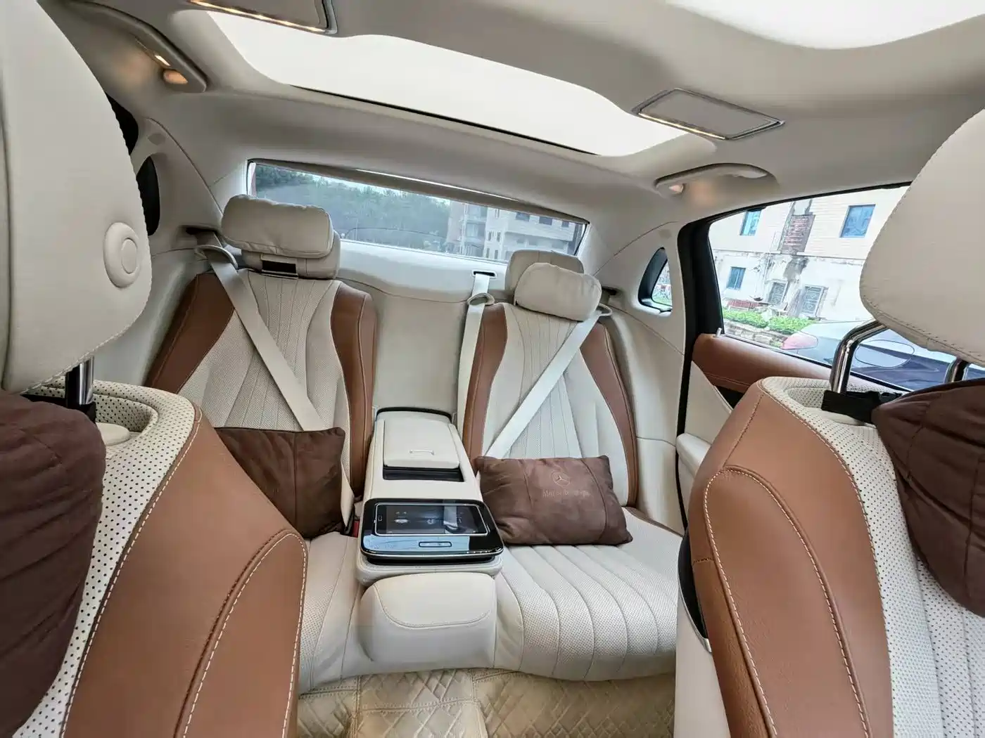 Mercedes-Benz E-Class 2023 E 300 L Premium фото 3