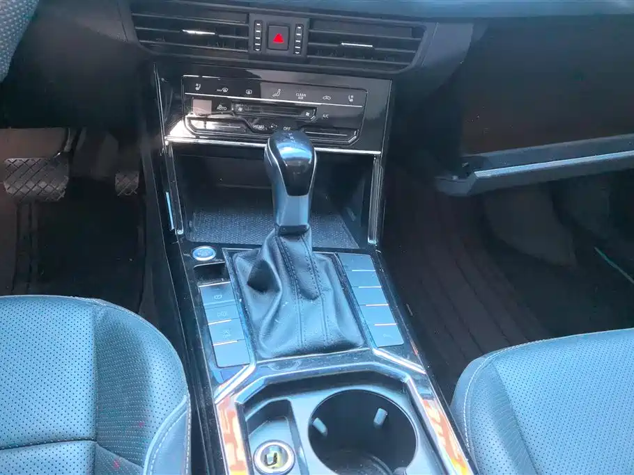 Volkswagen Passat 2024 330TSI Elite Edition фото 16