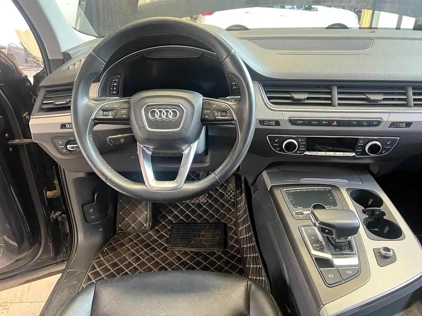 Audi Q7 2018 40 TFSI Comfort фото 10