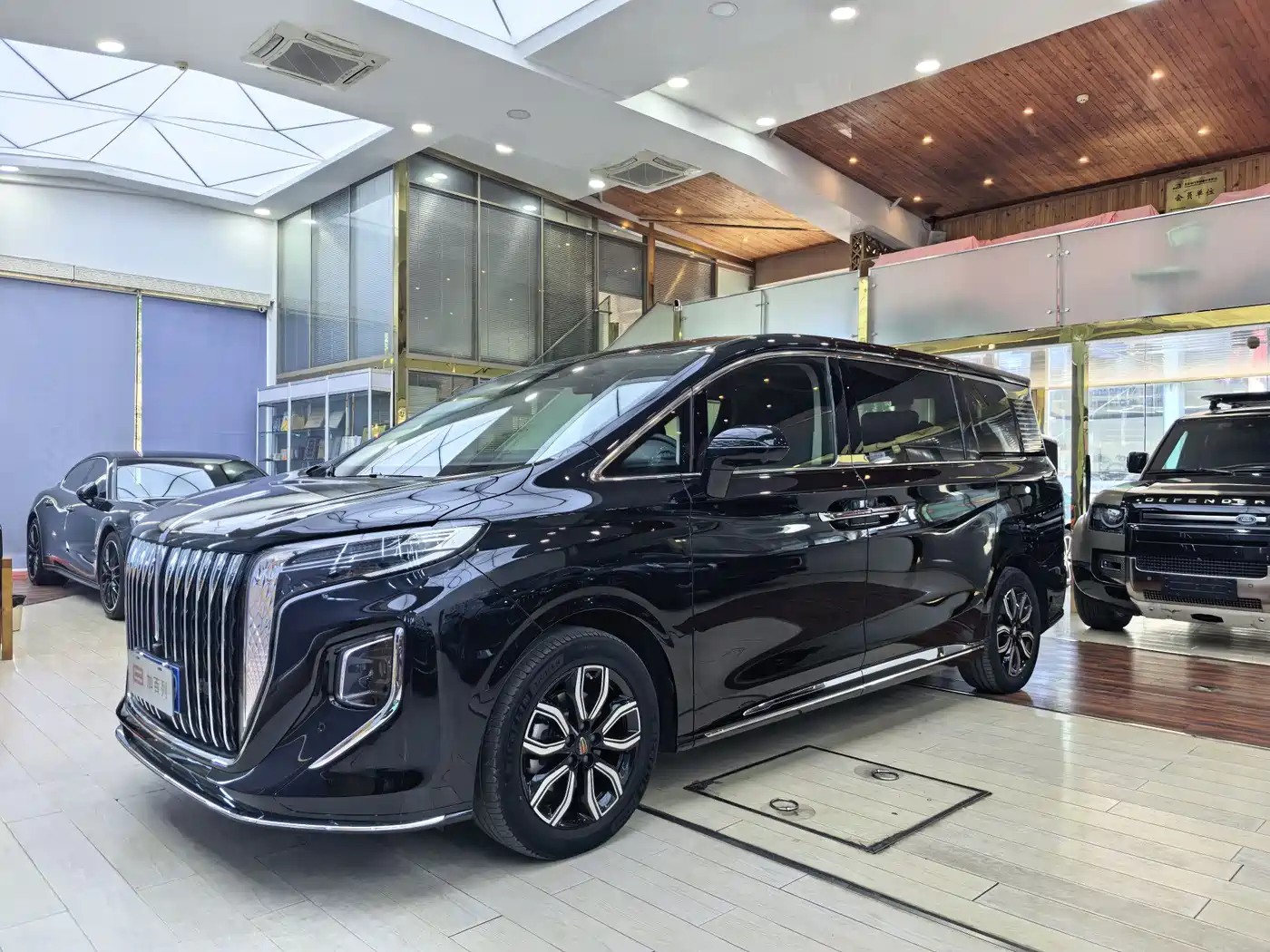 Hongqi HQ9 2023 2.0T Smart Connect Flagship