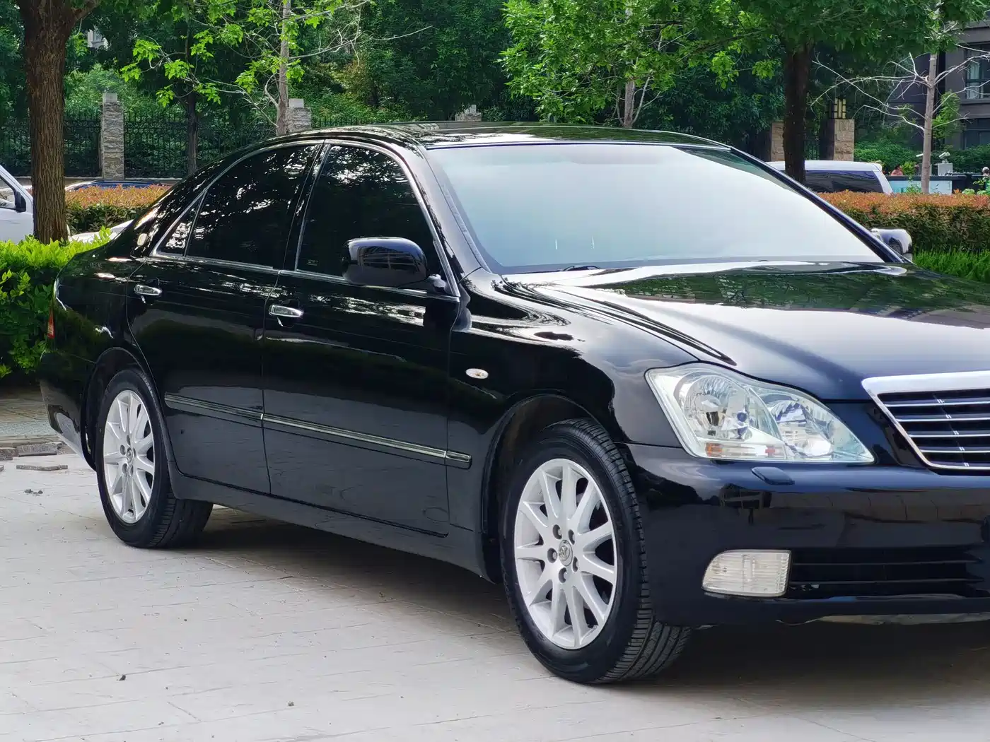 Toyota Crown 2011 2.5L Royal Leather Sunroof Special Edition фото 21