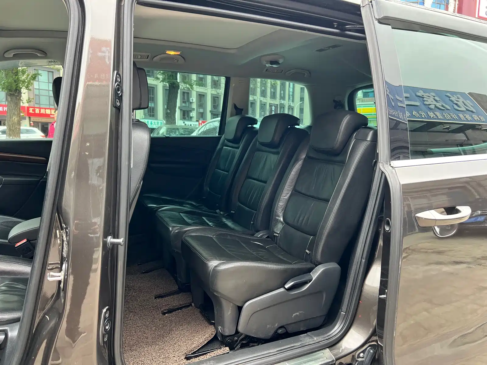 Фото 10 - Volkswagen Sharan