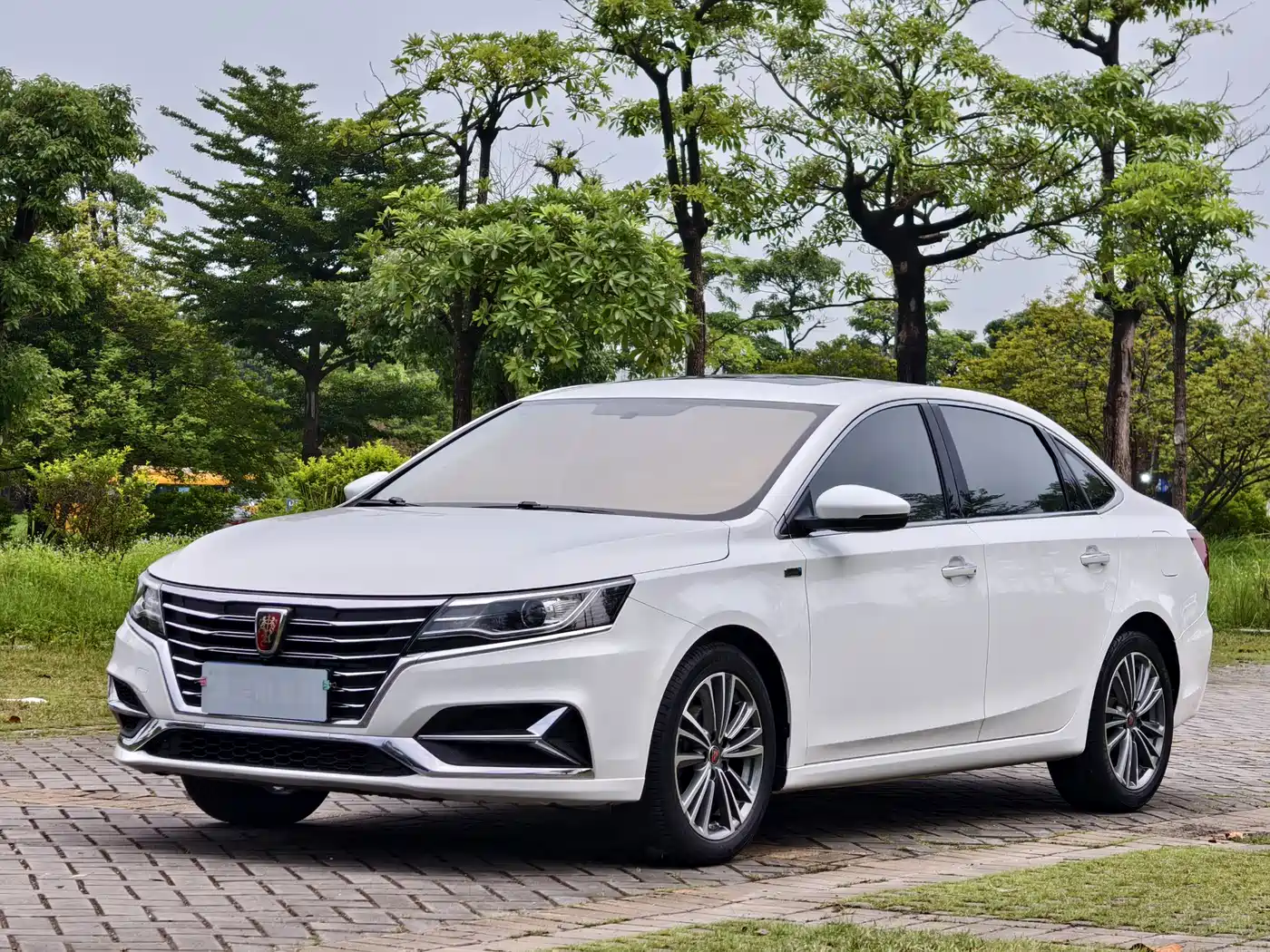 Roewe i6 2019 2019 PLUS 1.6L CVT 4G Connected Flagship Great Edition
