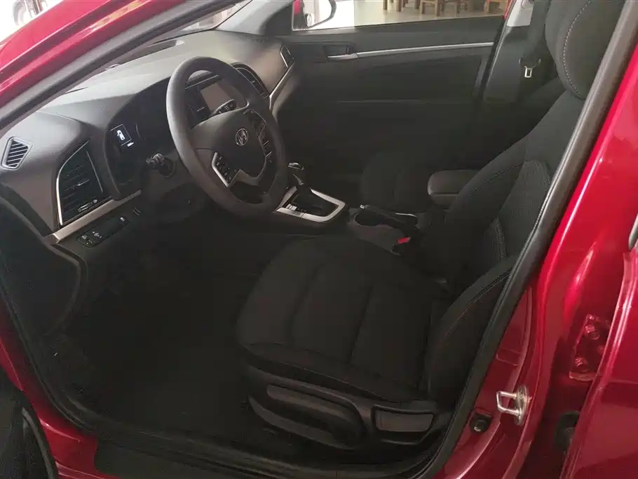 Hyundai Elantra 2016 Model 1.6L Automatic Smart Elite фото 9