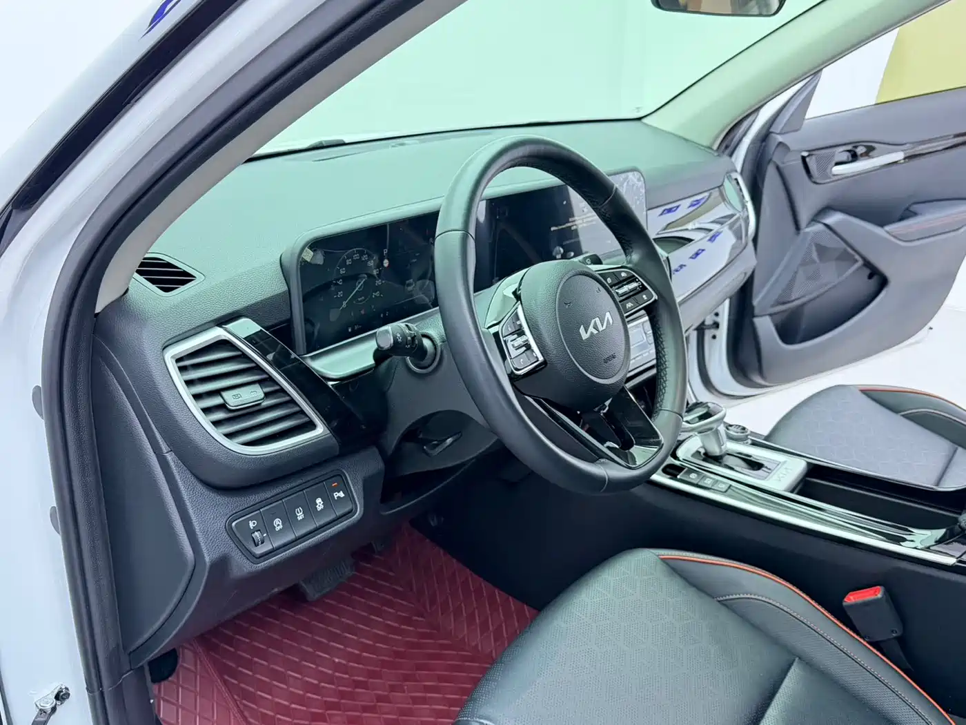Kia Seltos 2023 1.5L CVT Premium Edition фото 14