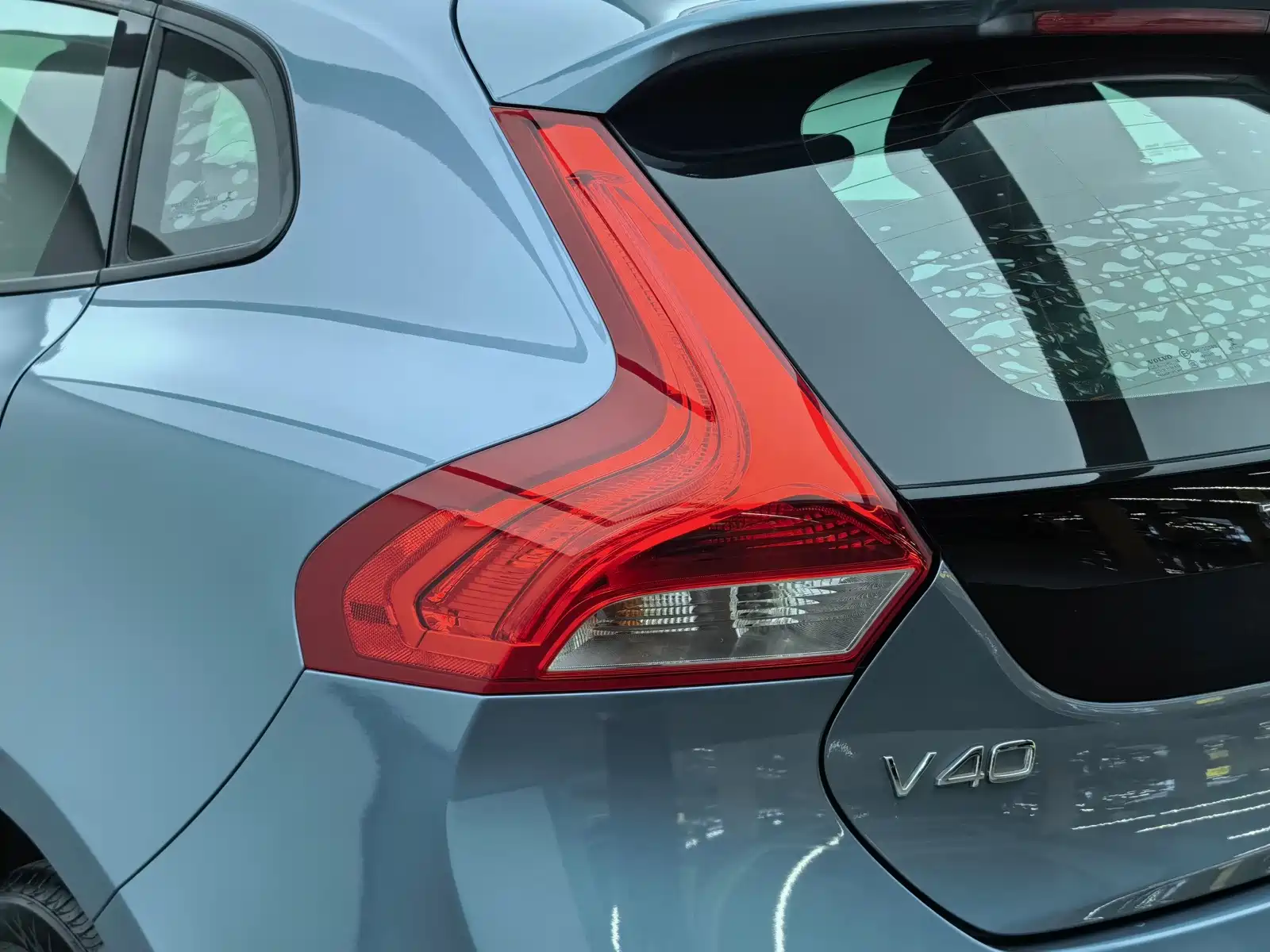 Photo 11 - Volvo V40