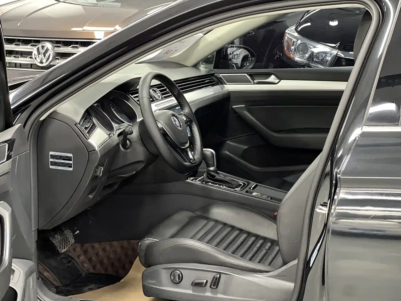 Volkswagen Magotan 2017 330TSI DSG Leading фото 4