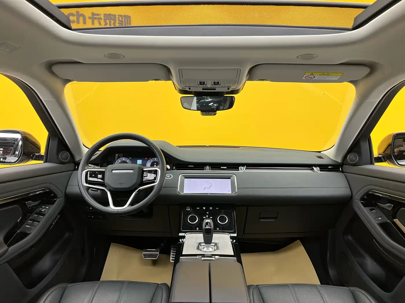 Land Rover Range Rover Evoque New Energy 2022 Range Rover Evoque L P300e Plug-in Hybrid фото 22