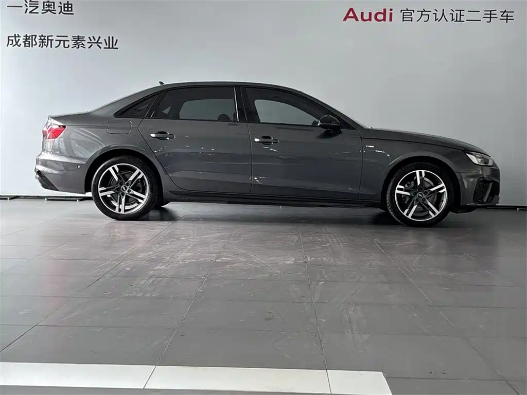 Audi A4L 2022 40 TFSI Luxury Dynamic фото 3