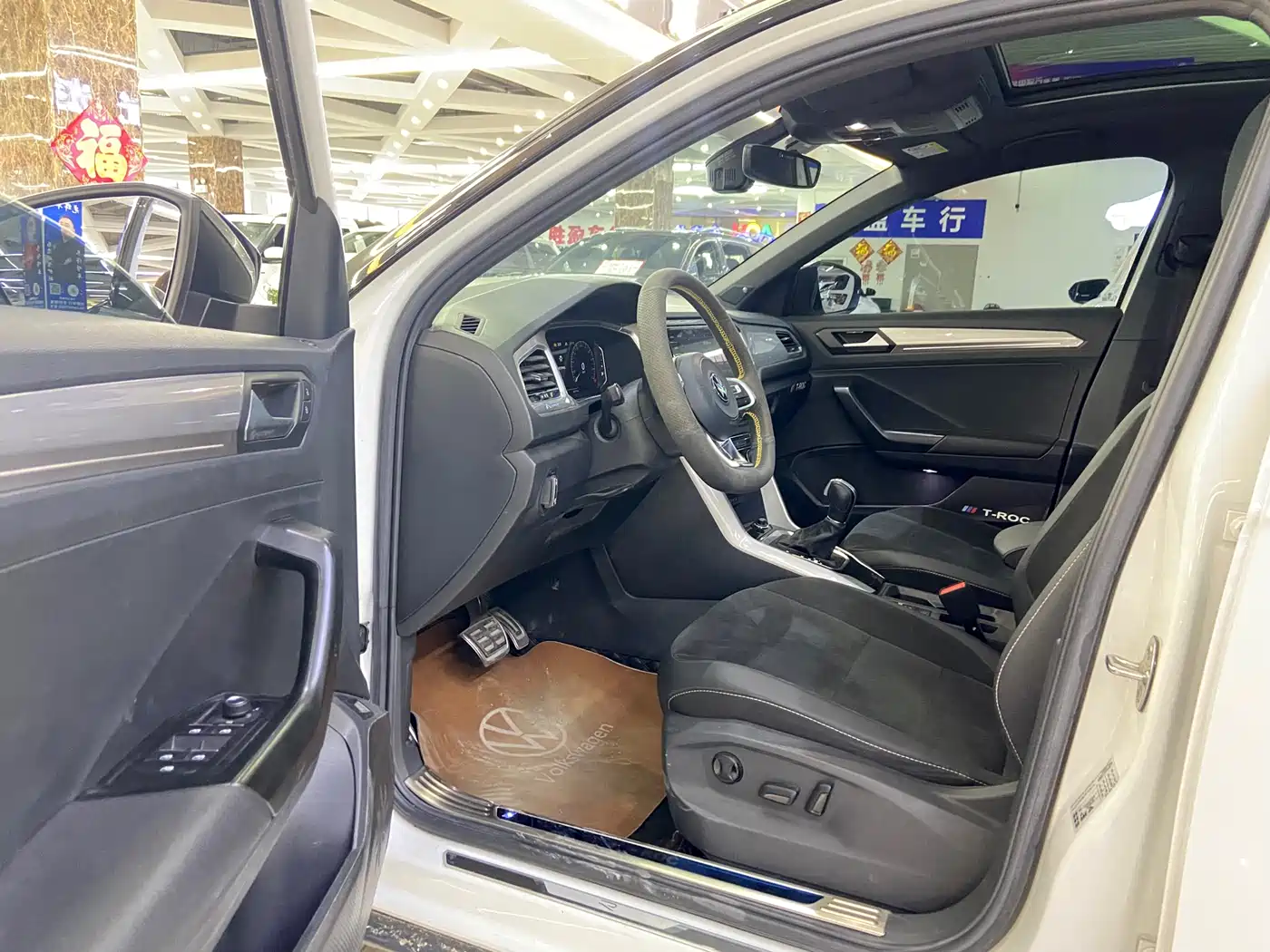 Volkswagen T-ROC 2022 280TSI DSG 2WD R-Line Pro PLUS фото 7