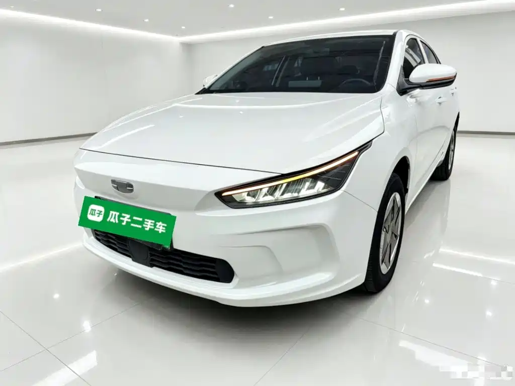Фото 2 - Geely Geometry A
