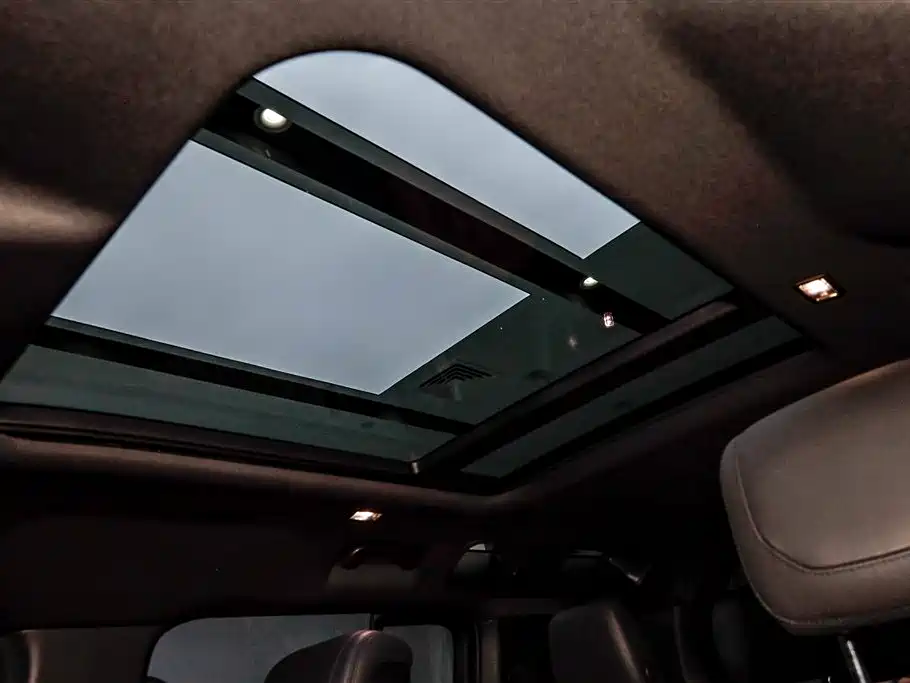 Land Rover Defender 2024 110 3.0T P400 X-DYNAMIC HSE фото 13