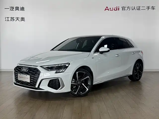 Audi A3 Sportback 35 TFSI, Стиль Спорт