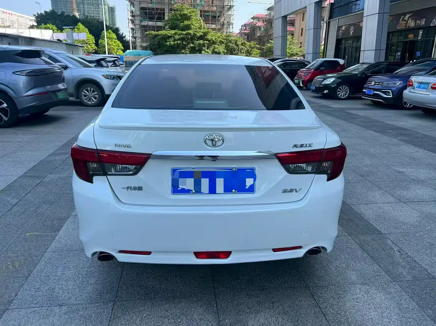 Toyota Reiz 2013 2.5V Premium Edition фото 2