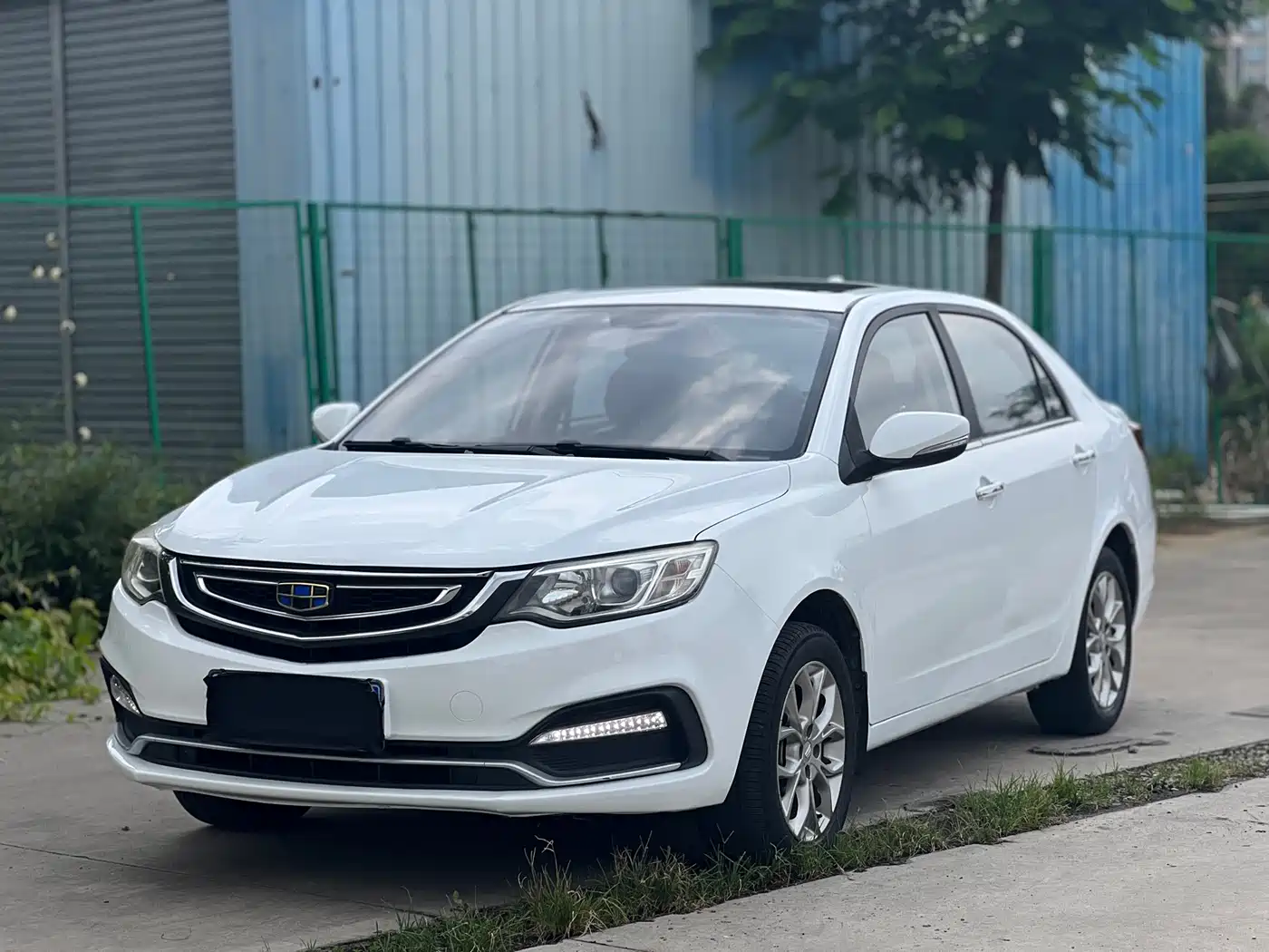 Фото 1 - Geely Vision
