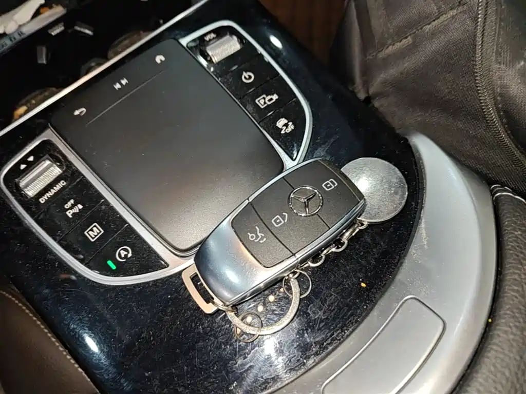MERCEDES-BENZ GLC