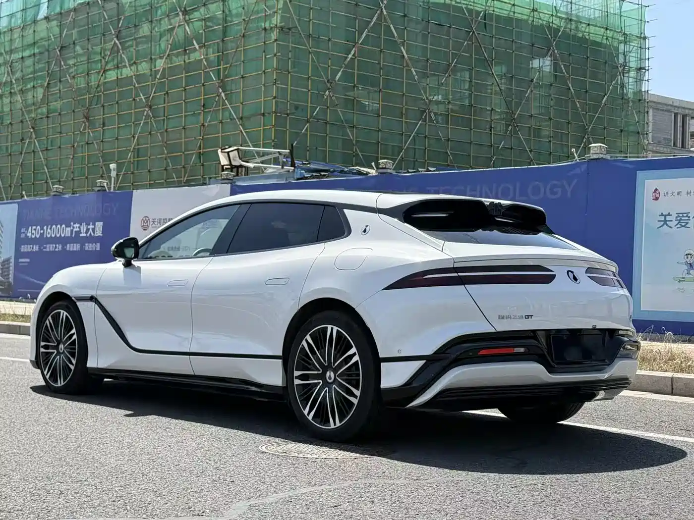 Denza Z9GT 2024 1100 AWD Ultra Edition фото 21