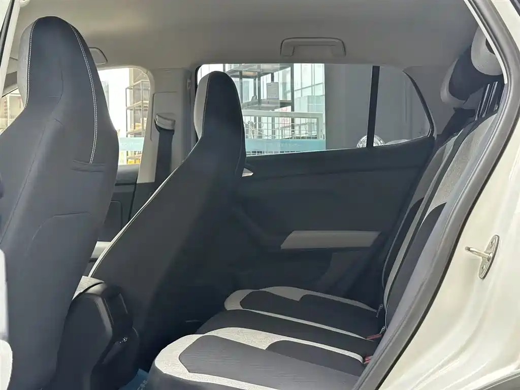 Volkswagen Tharu 2025 Model Rising Star 1.5L Advance Edition фото 9