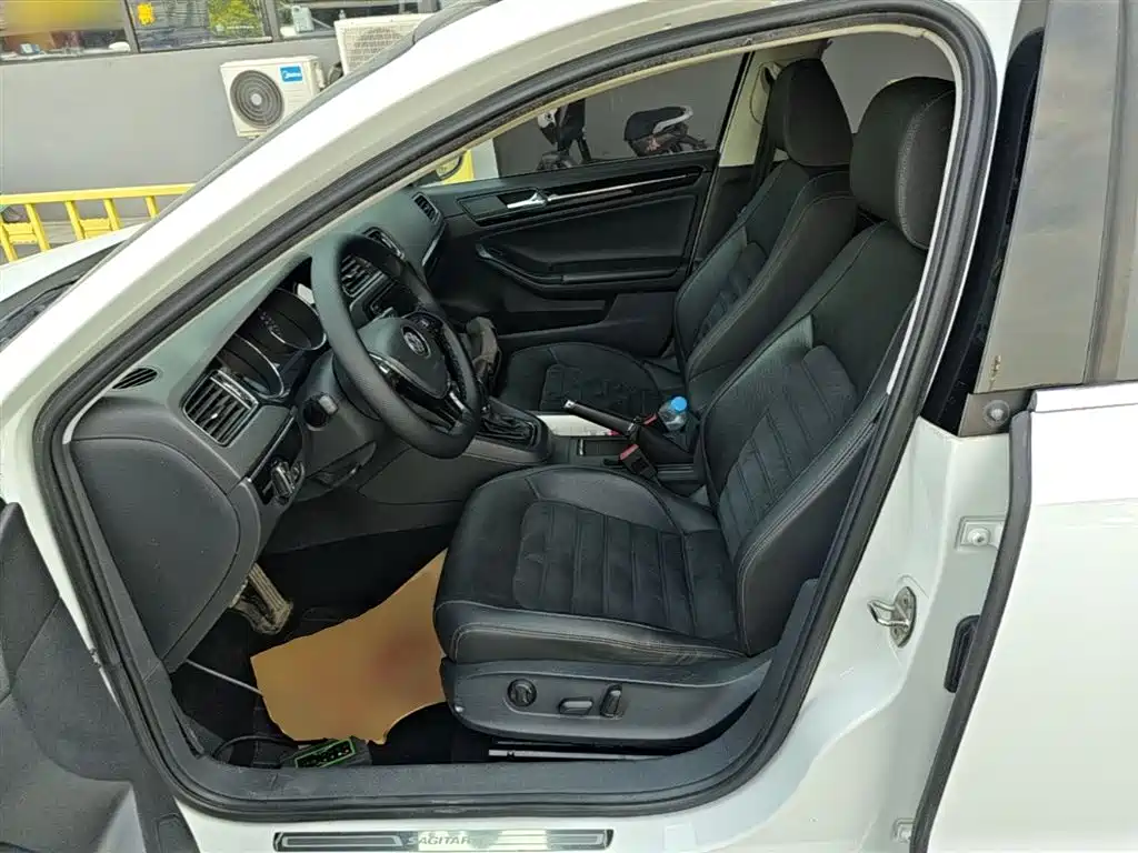Volkswagen Sagitar 2018 280TSI DSG Luxury фото 15