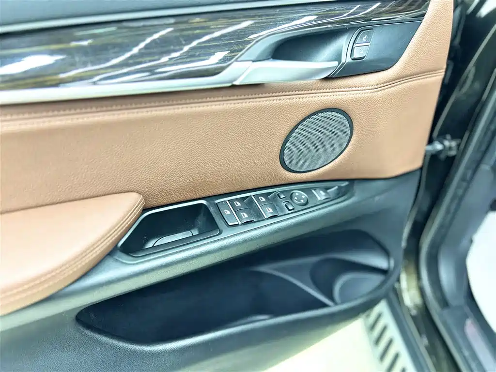 BMW X6 2015 xDrive35i Luxury Model фото 8