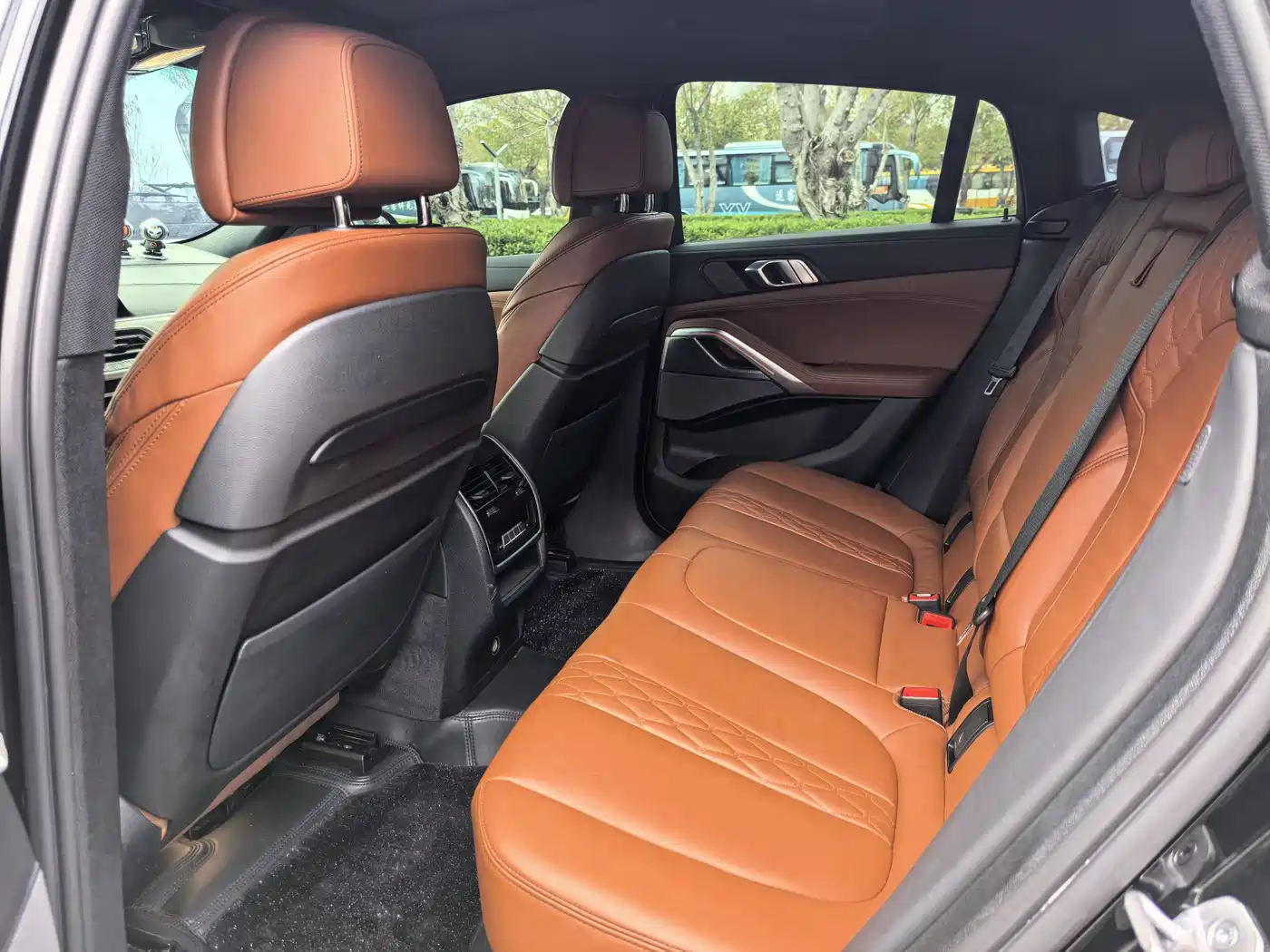 BMW X6 2022 Model Year Facelift II xDrive40i Exclusive M Sport Package фото 9