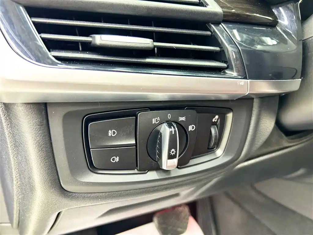 BMW X6 2015 xDrive35i Luxury Model фото 9