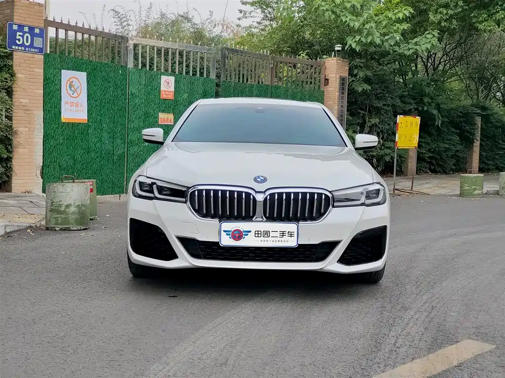 BMW 5 Series New Energy 2022 535Le M Sport Package фото 2