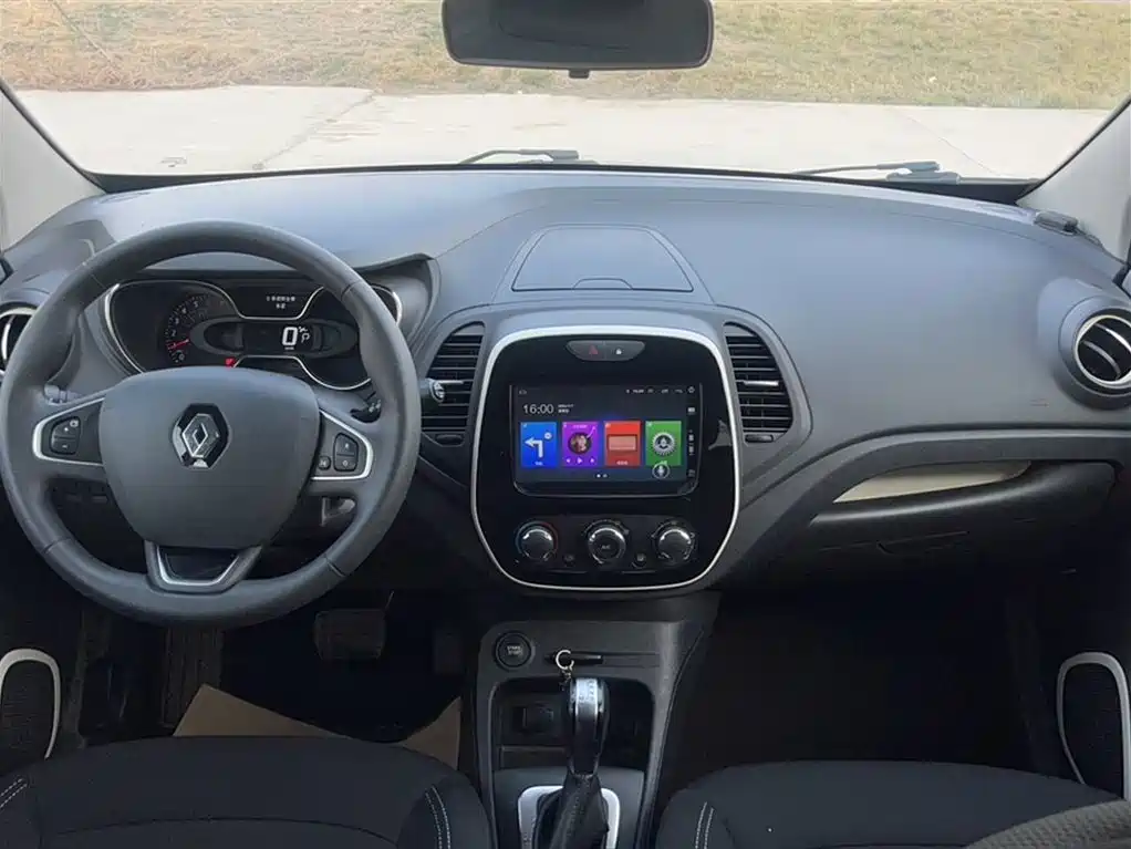 Renault Captur 2019 2018 TCe190 Urban Style