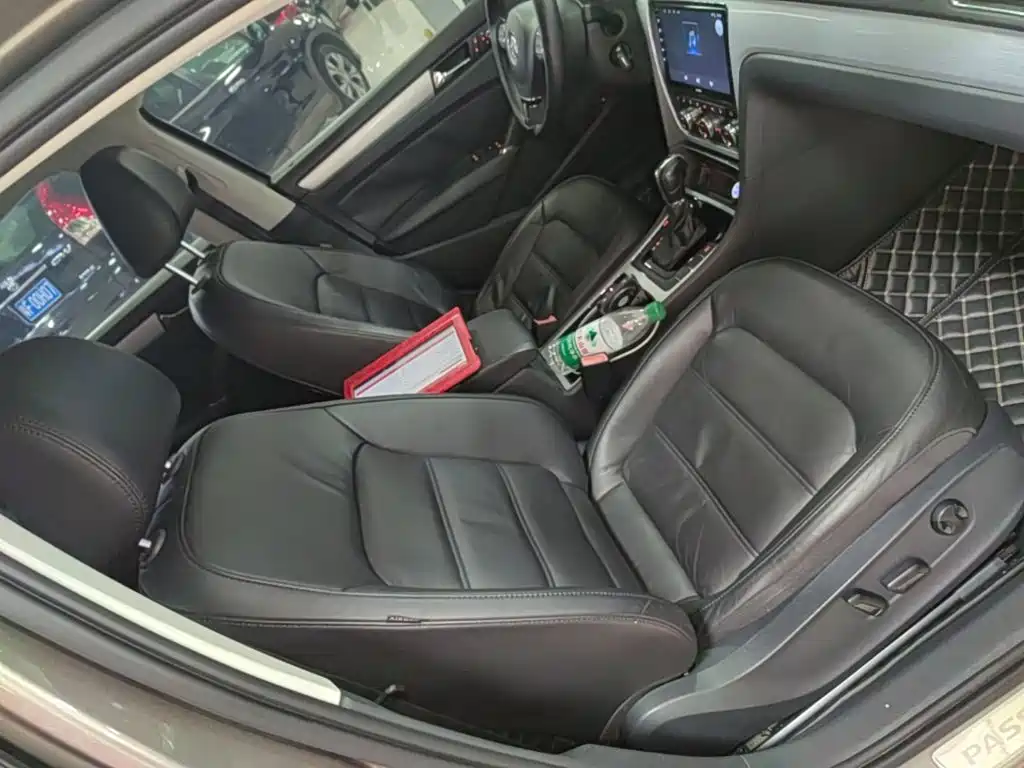 Фото 25 - Volkswagen Passat