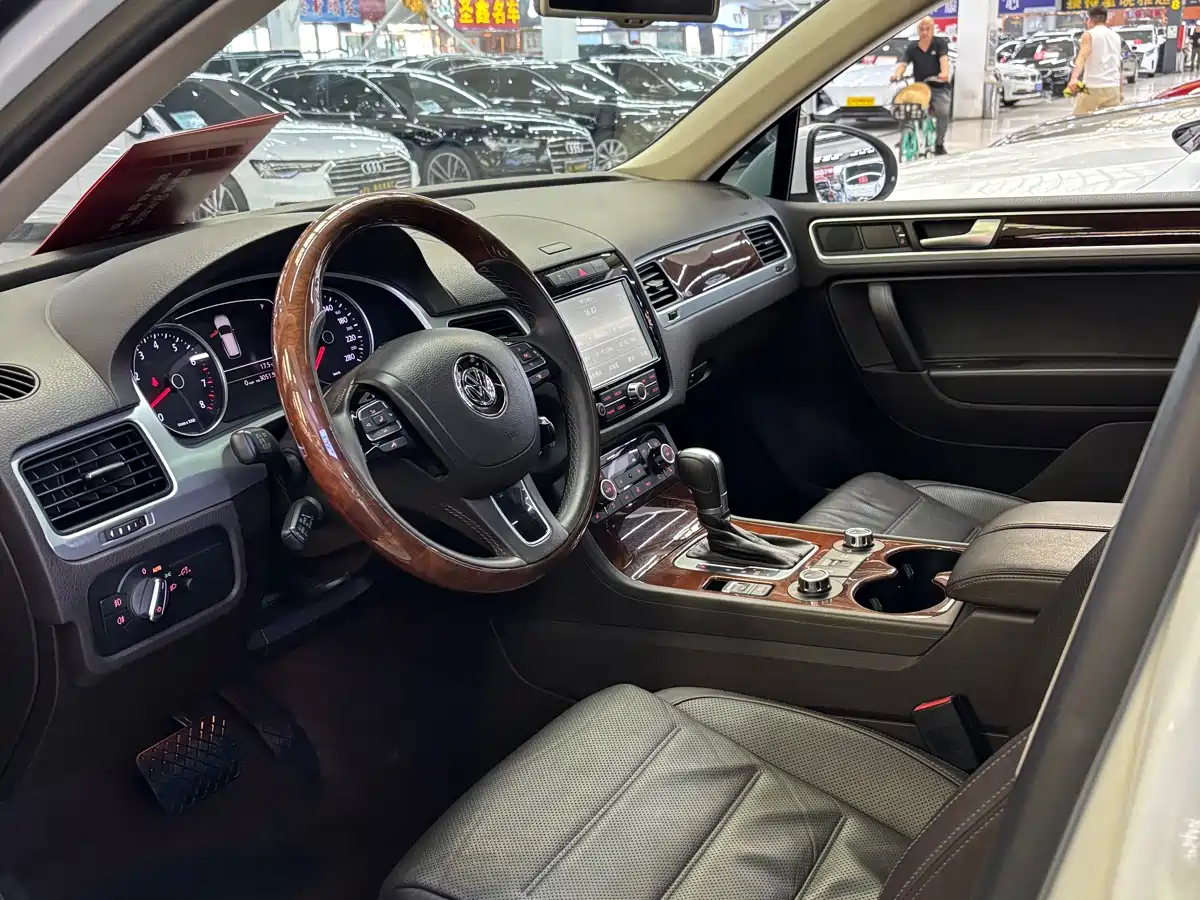 Volkswagen Touareg 2015 3.0TSI Radiance Limited Edition фото 6
