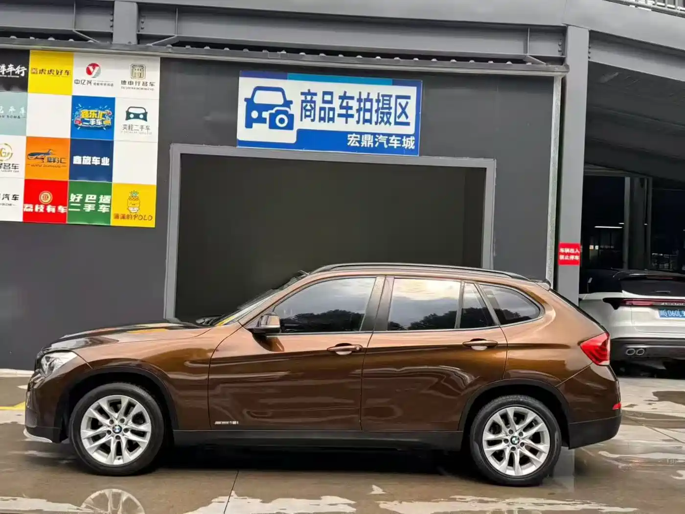 BMW X1 2015 Model sDrive18i Fashion Advanced Edition фото 6