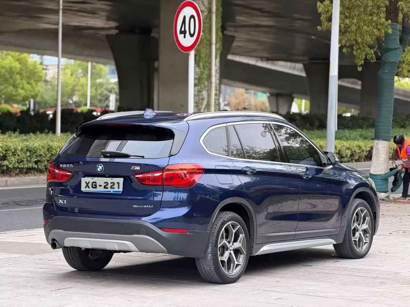 BMW X1 2018 sDrive18Li Premium Model фото 10