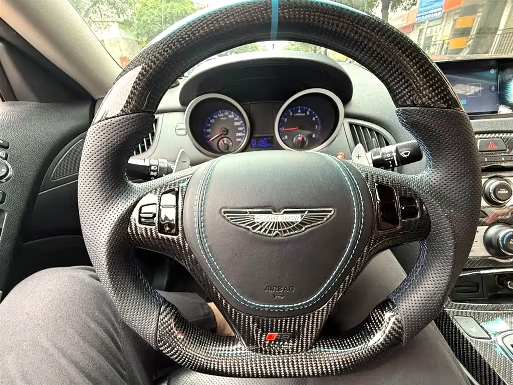 Hyundai Genesis Coupe 2009 Model 2.0T Automatic Luxury Edition фото 4
