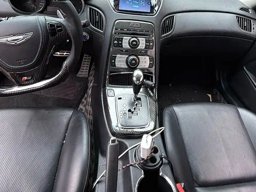 Hyundai Genesis Coupe 2009 Model 2.0T Automatic Luxury Edition фото 5