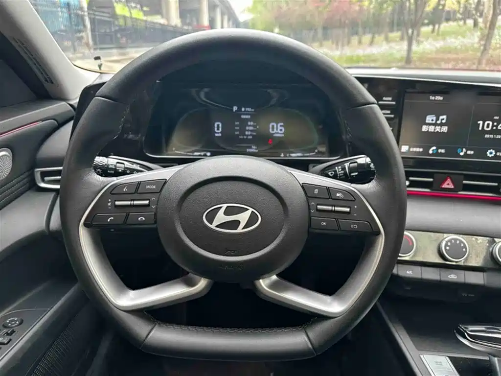 Hyundai Elantra 2023 1.5L CVT GLX Elite Edition фото 3