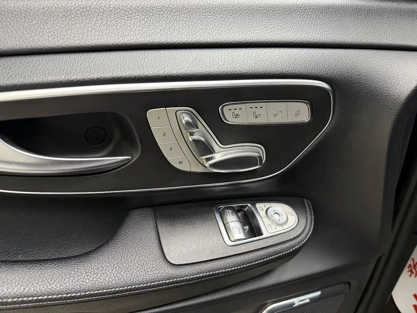 Mercedes-Benz V-Class 2018 V 260 Premium Edition China VI фото 8