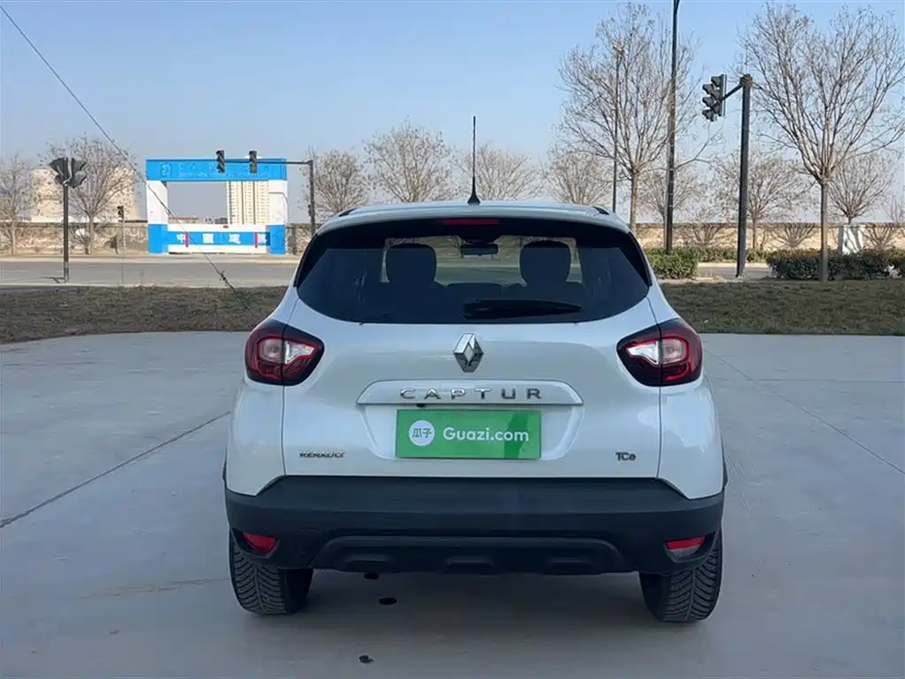 Renault Captur 2019 2018 TCe190 Urban Style