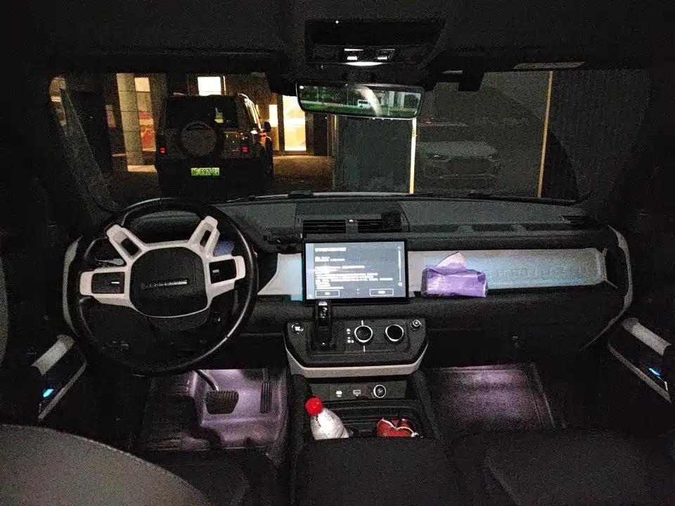 Land Rover Defender 2023 Facelift 110 3.0T P400 X-DYNAMIC HSE фото 3
