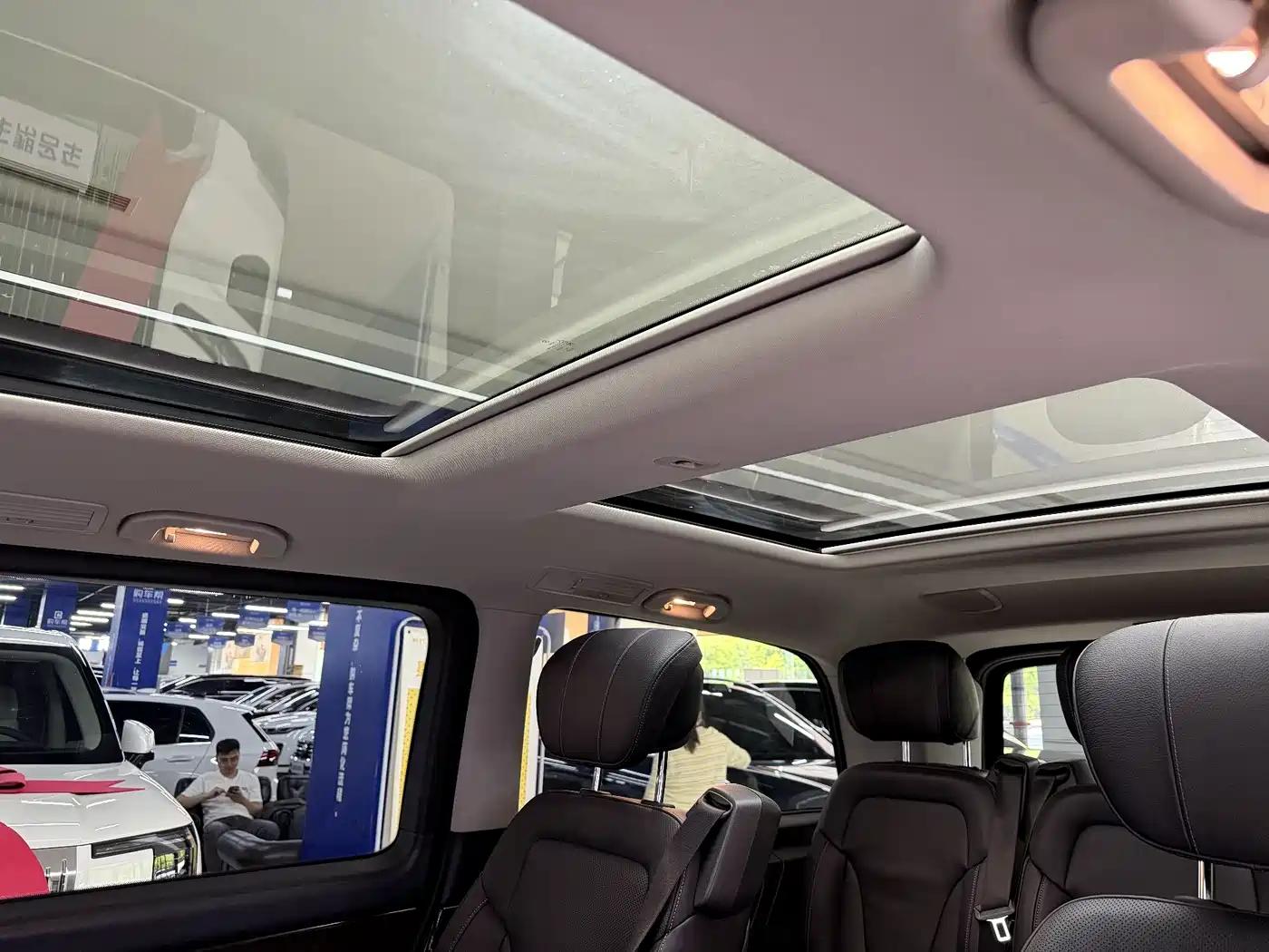 Mercedes-Benz V-Class 2018 V 260 Premium Edition China VI фото 15