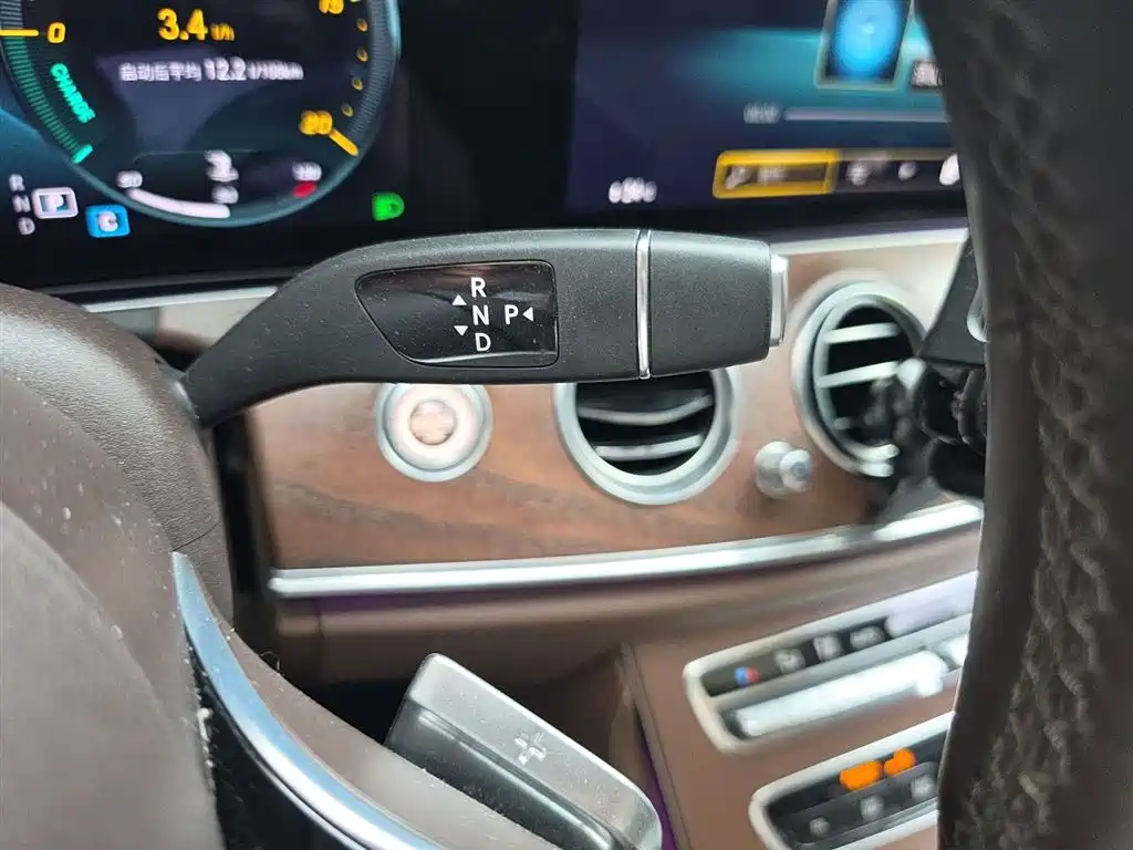 Mercedes-Benz E-Class 2022 Second Facelift E 300 L Premium фото 10
