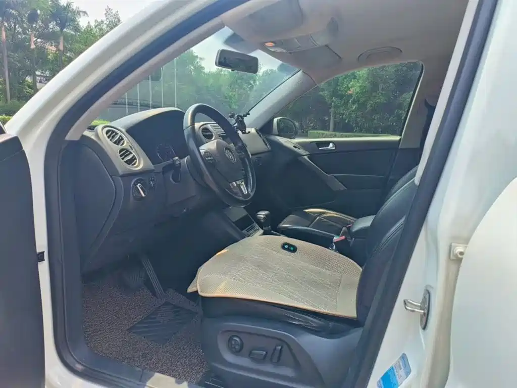 Volkswagen Tiguan 2010 1.8TSI Automatic 2WD Urban фото 5