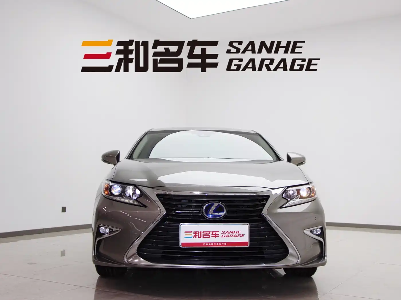 Lexus ES 2015 300h Comfort Edition фото 2