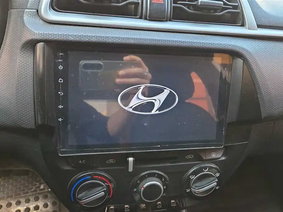 Hyundai Verna 2017 1.4L Manual Color Edition (China V) фото 13