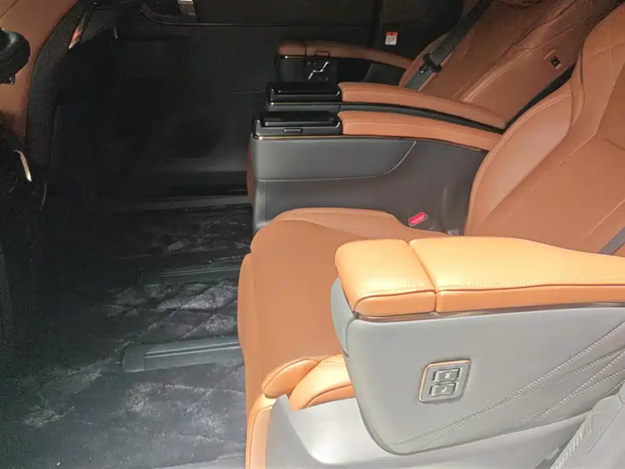 Toyota Vellfire 2024 Crown Hybrid 2.5L Premium Edition фото 11