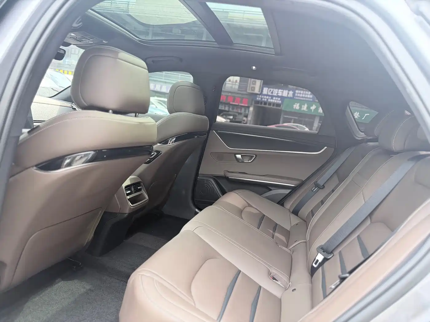 Фото 9 - BYD Han