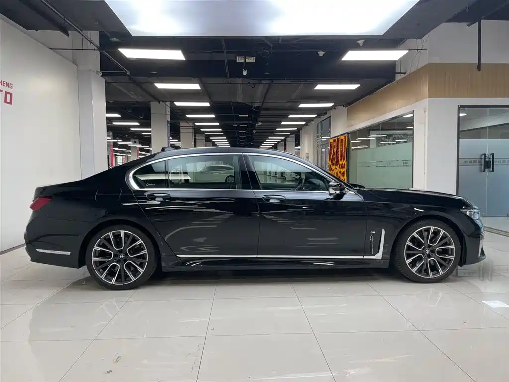 BMW 7 Series 2019 Facelift 740Li xDrive Executive M Sport Package фото 3